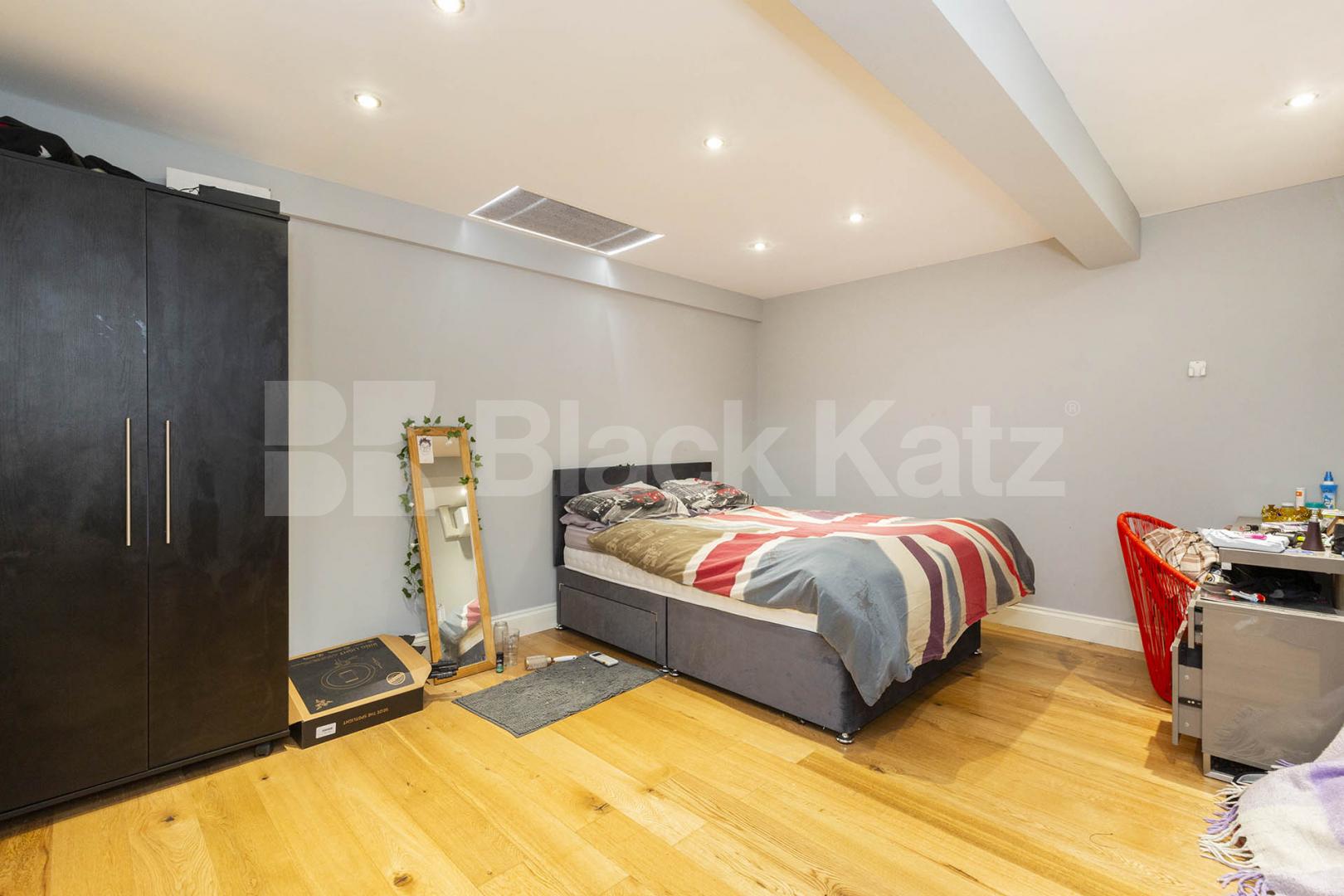 spacious 3 bedroom property with bills included except for council tax Camden Road , Holloway